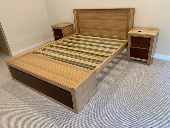 Tassie Oak Bed Suite