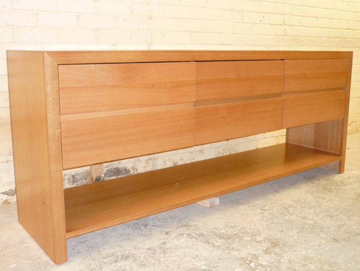 Tassie Oak Buffet
