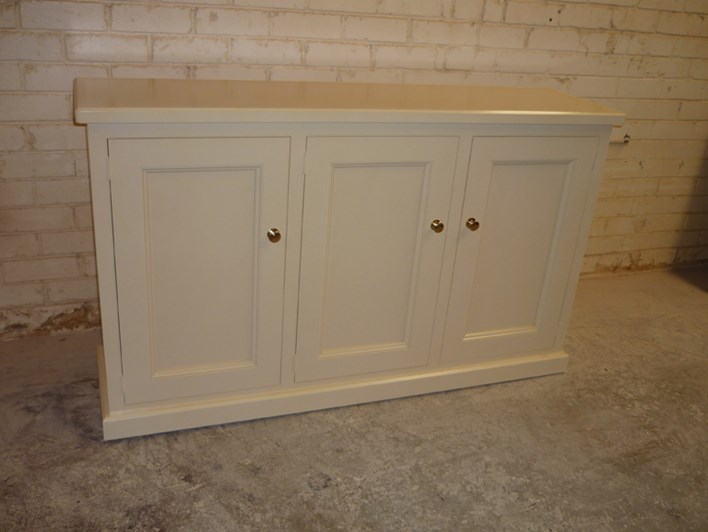 White Buffet