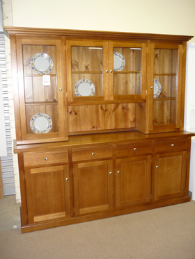 Tassie Oak Buffet & Hatch
