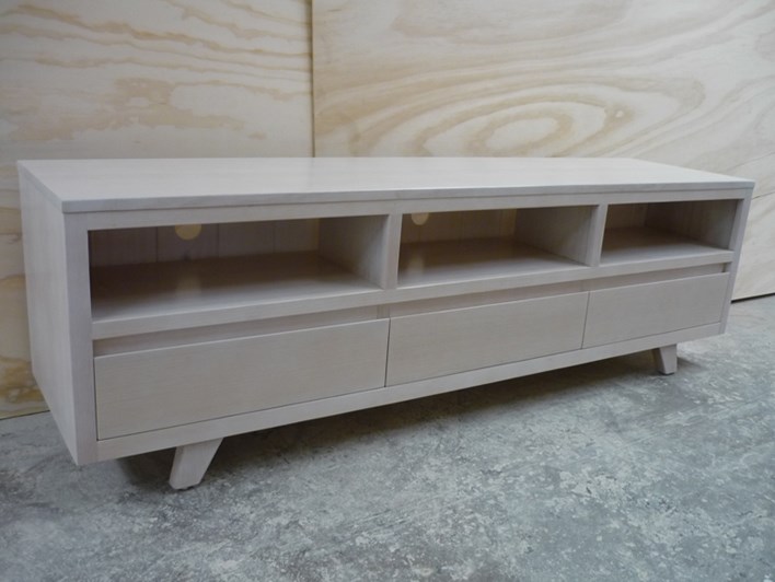 Tassie Oak TV Unit