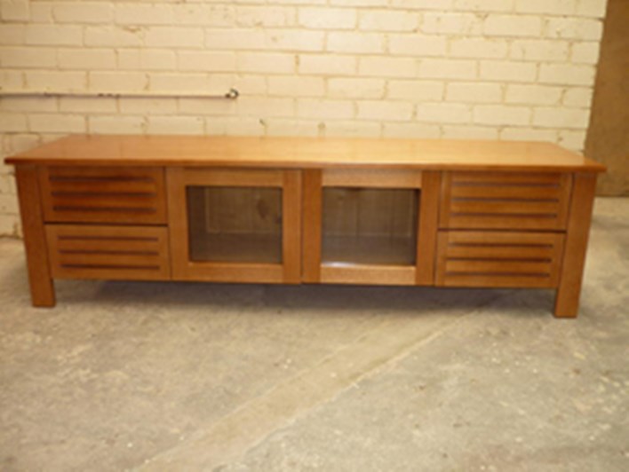 Tassie Oak TV Unit