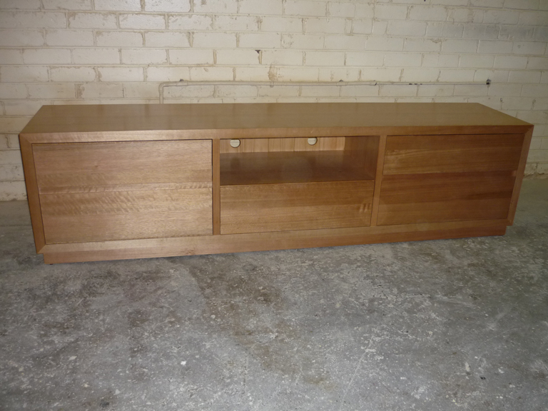 Tassie Oak TV Unit