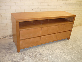 Tassie Oak TV Unit