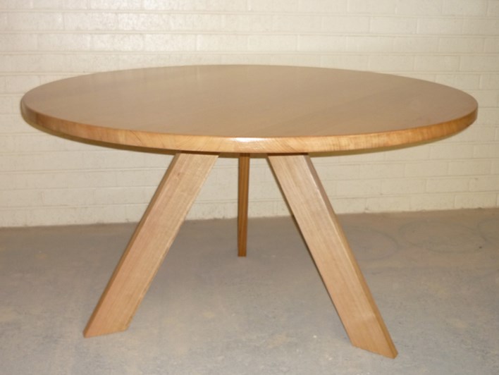 Tassie Oak Table