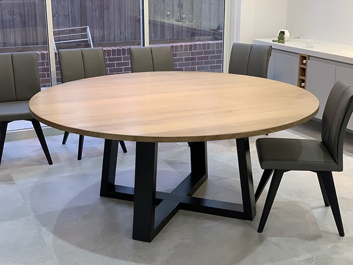 Tassie Oak Dinning Table