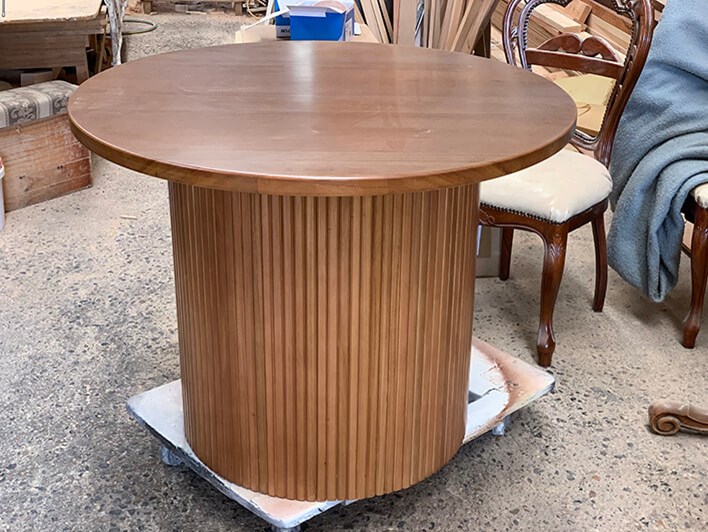 Tassie Oak Table