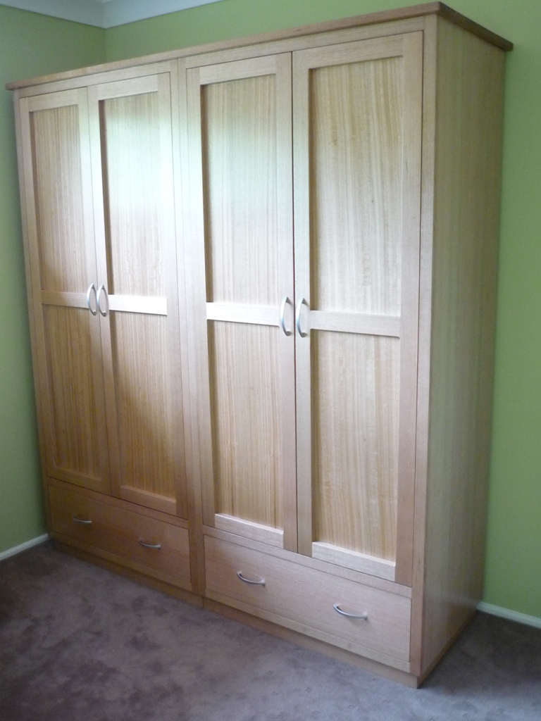 Tassie Oak Wardrobe